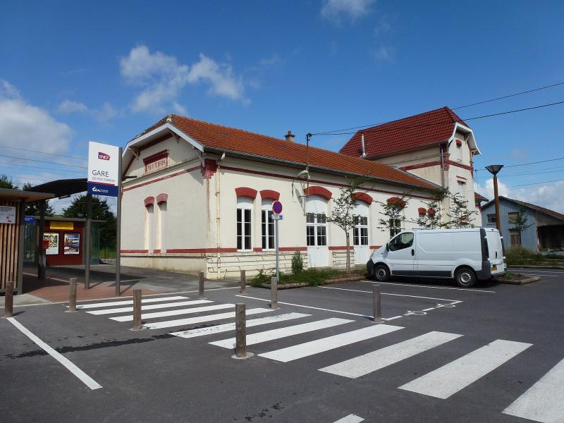 Poix-Terron départ des Chemins de Saint-Roger et du Carmel